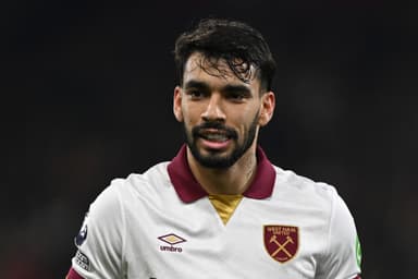 Lucas Paquetá em campo pelo West Ham, na Premier League
