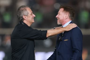 Alejandro Domínguez ao lado de Bap depois do título do Flamengo na Libertadores 2025