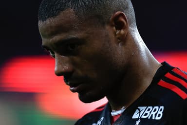 Nicolás de la Cruz do Flamengo /l durante uma partida do Campeonato Carioca 2024 entre Flamengo e Botafogo no Estádio do Maracanã em 07 de fevereiro de 2024 no Rio de Janeiro, Brasil.