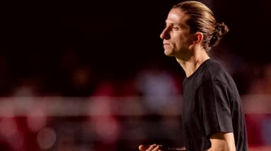 Filipe Luís em jogo do Flamengo contra o São Paulo
