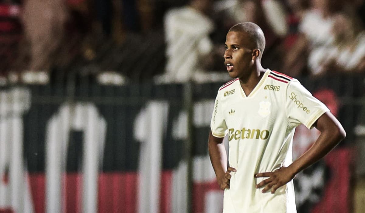 Flamengo em jogo contra o Volta Redonda no Raulino de Oliveira