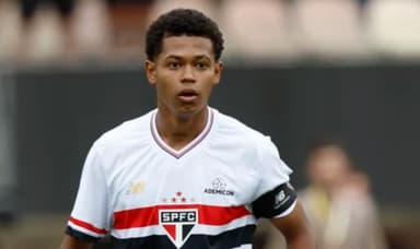 Paulinho, do São Paulo, em jogo pela Copinha; atacante não enfrenta Flamengo