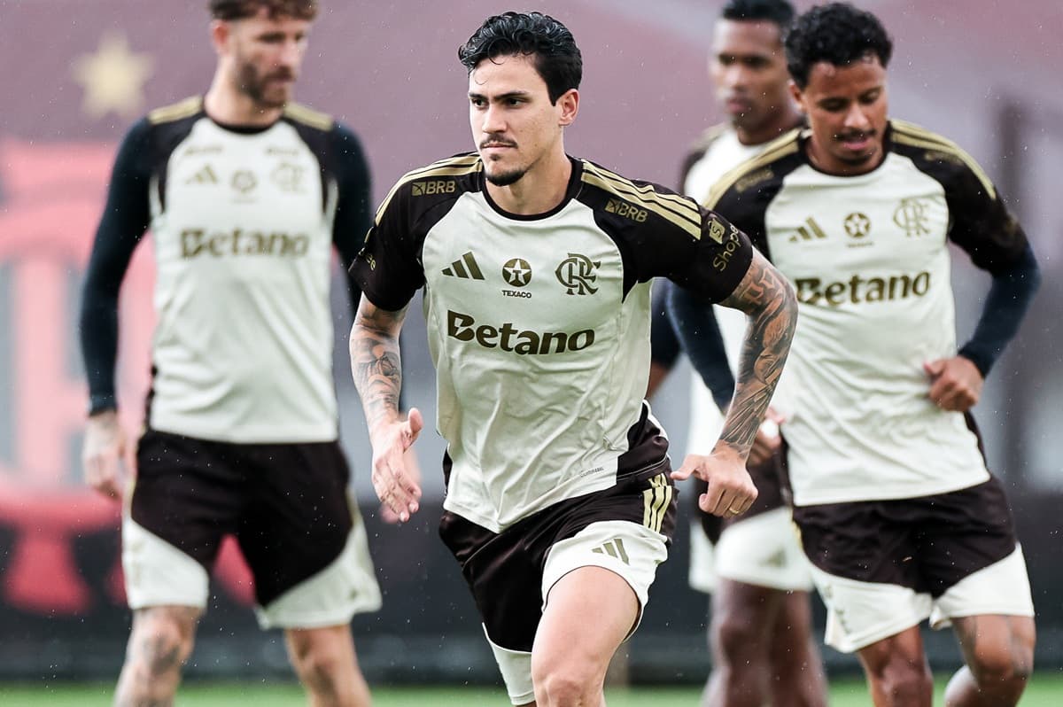 Pedro pode ser novidade na escalação do Flamengo contra o Fluminense