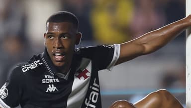 Rayan, atacante do Vasco, estaria na mira do Flamengo