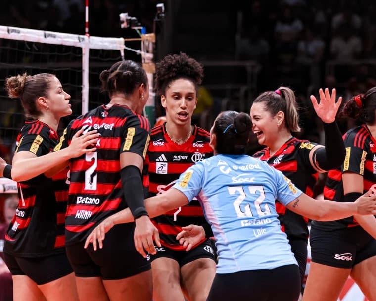 Jogadoras do Sesc Flamengo comemorando