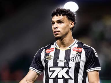 Victor Hugo, com contrato até junho com o Santos, negocia saída do Flamengo