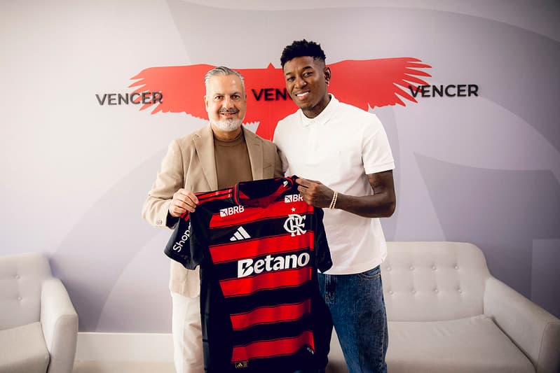 Vitão apresentado no Flamengo