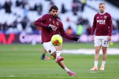 Lucas Paquetá em pré-jogo pelo West Ham