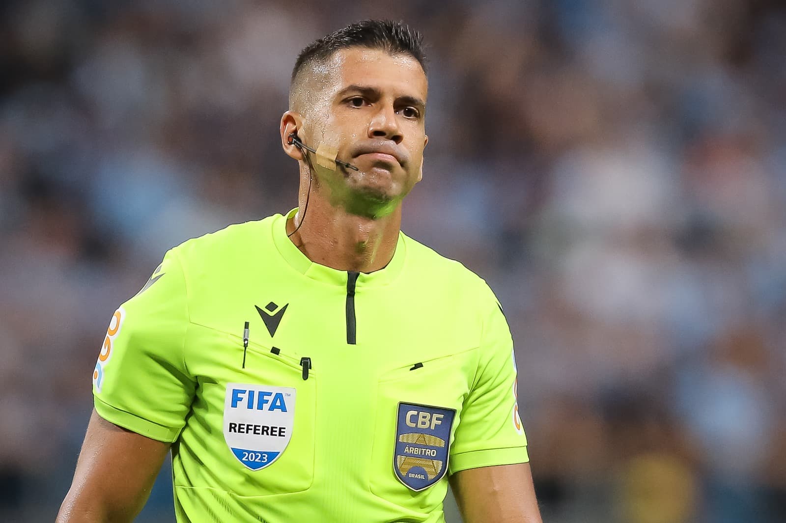 Bruno Arleu de Araújo com expressão de lamento