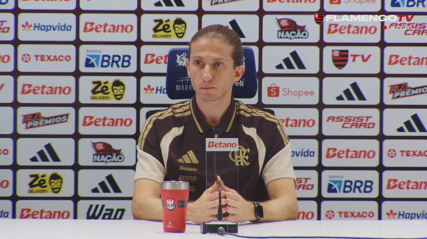 Filipe Luís em coletiva