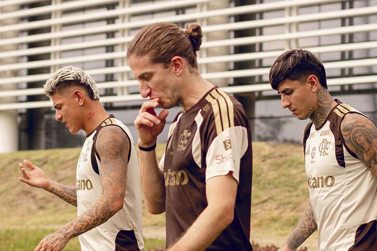 Filipe Luís, Pulgar e Carrascal durante treino do Flamengo