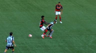 Lance do gol de Paquetá contra o Botafogo.