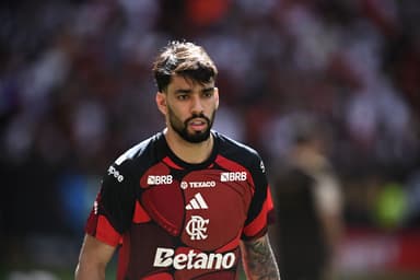 Lucas Paquetá em reestreia pelo Flamengo
