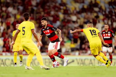 Paquetá em campo contra o Madureira