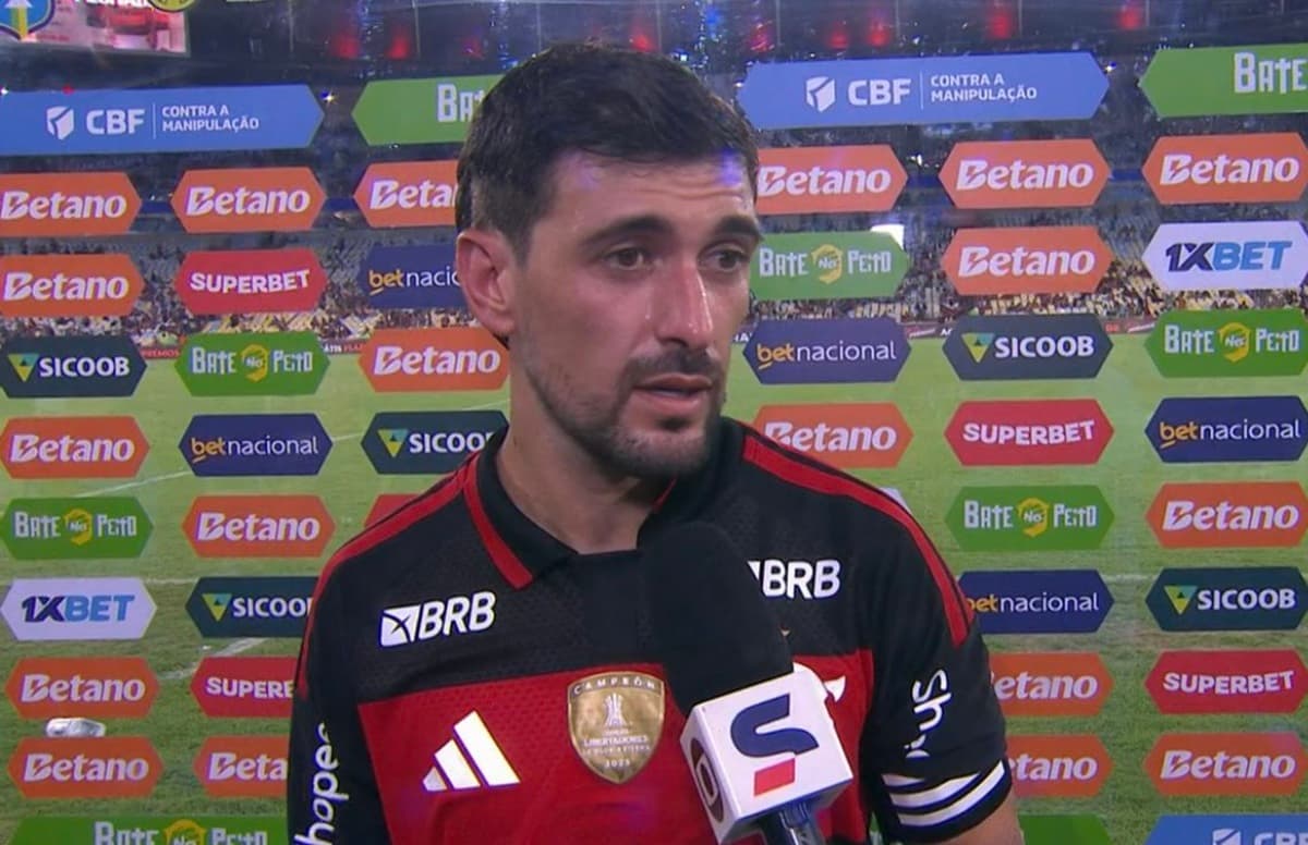 Arrascaeta, autor do gol do Flamengo sobre o Internacional, pediu voto de confiança à torcida