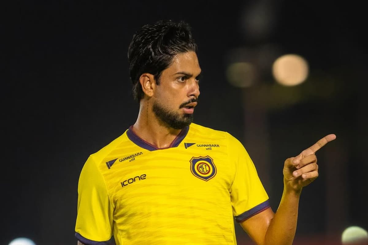 Hériclis durante jogo do Madureira contra o Fluminense