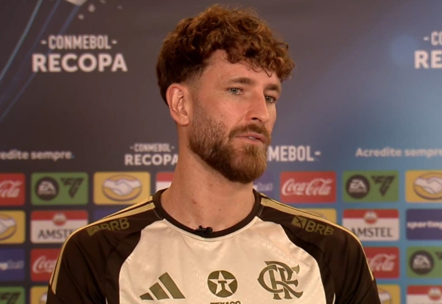 Léo Pereira concede entrevista antes de Flamengo x Lanús