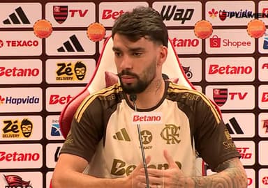 Lucas Paquetá na apresentação ao Flamengo