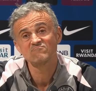 Luis Enrique faz cara de nojo ao falar de Vini Jr