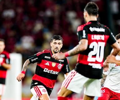 Paquetá e Arrascaeta contra o Inter