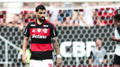 Lucas Paquetá em jogo do Flamengo contra o Corinthians