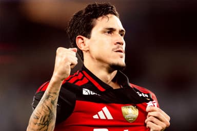 Pedro comemora gol em Flamengo x Sampaio Corrêa
