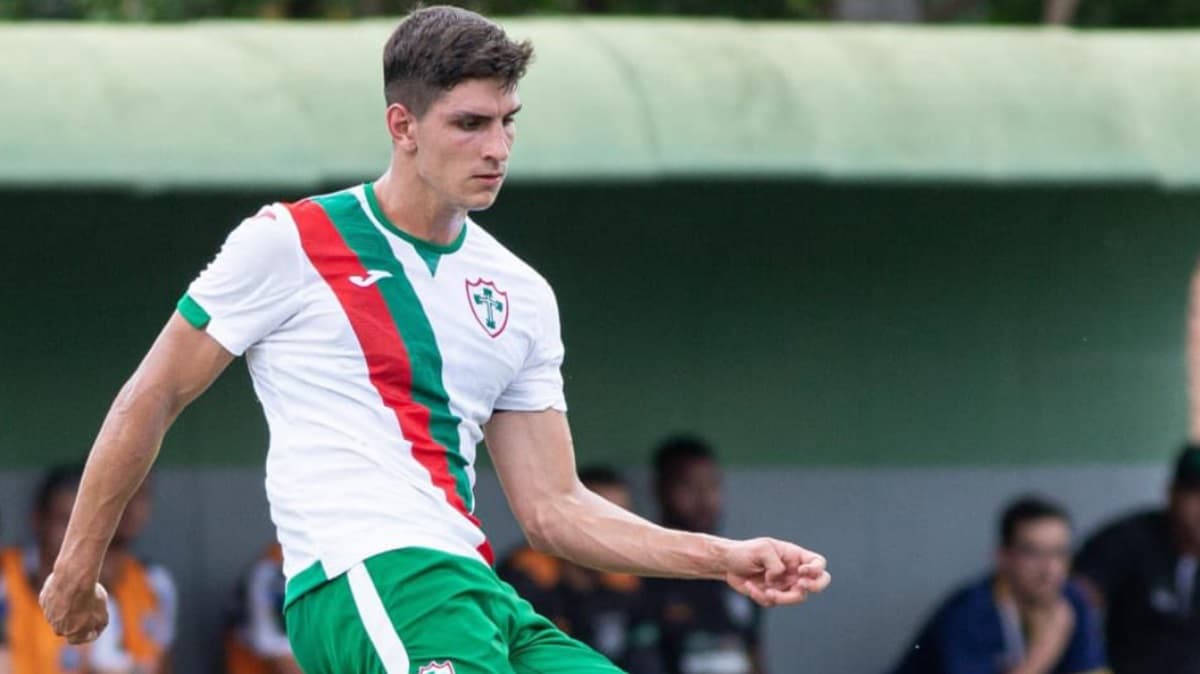 Portuguesa empresta zagueiro ao Flamengo