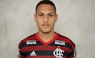 central flamengo Tiago Bettim