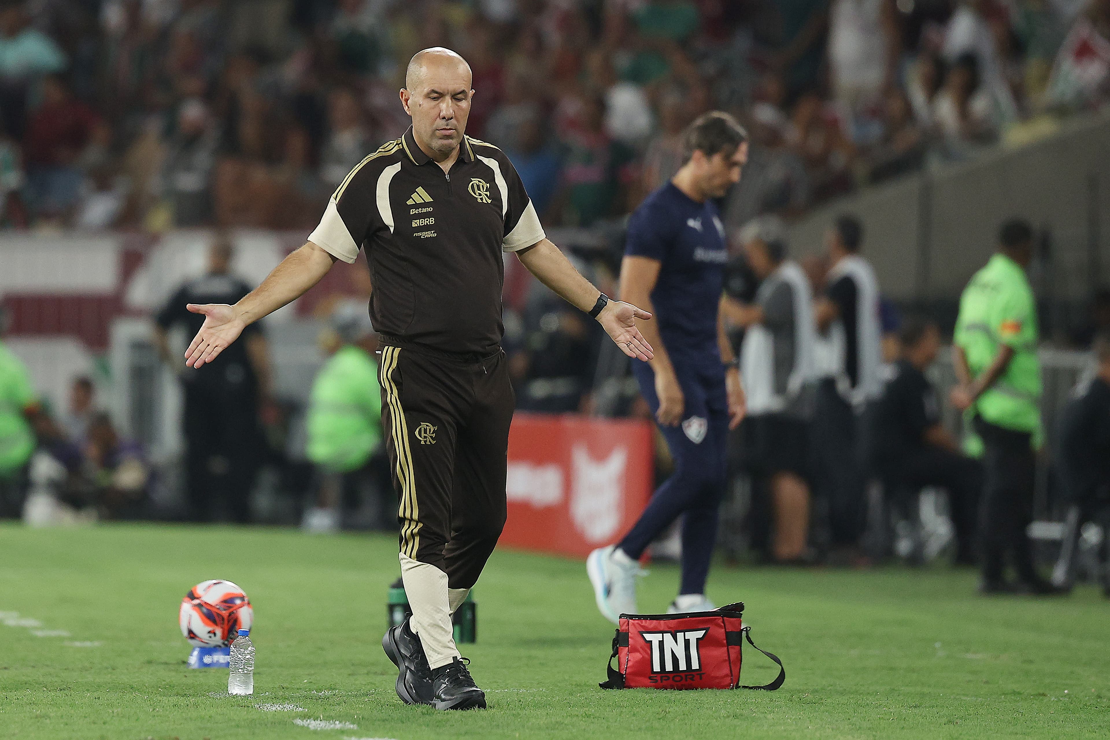 Léo Jardim pelo Flamengo no Maracanã