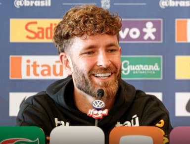 Léo Pereira durante coletiva da Seleção Brasileira