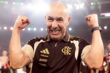 Leonardo Jardim celebra título do Carioca