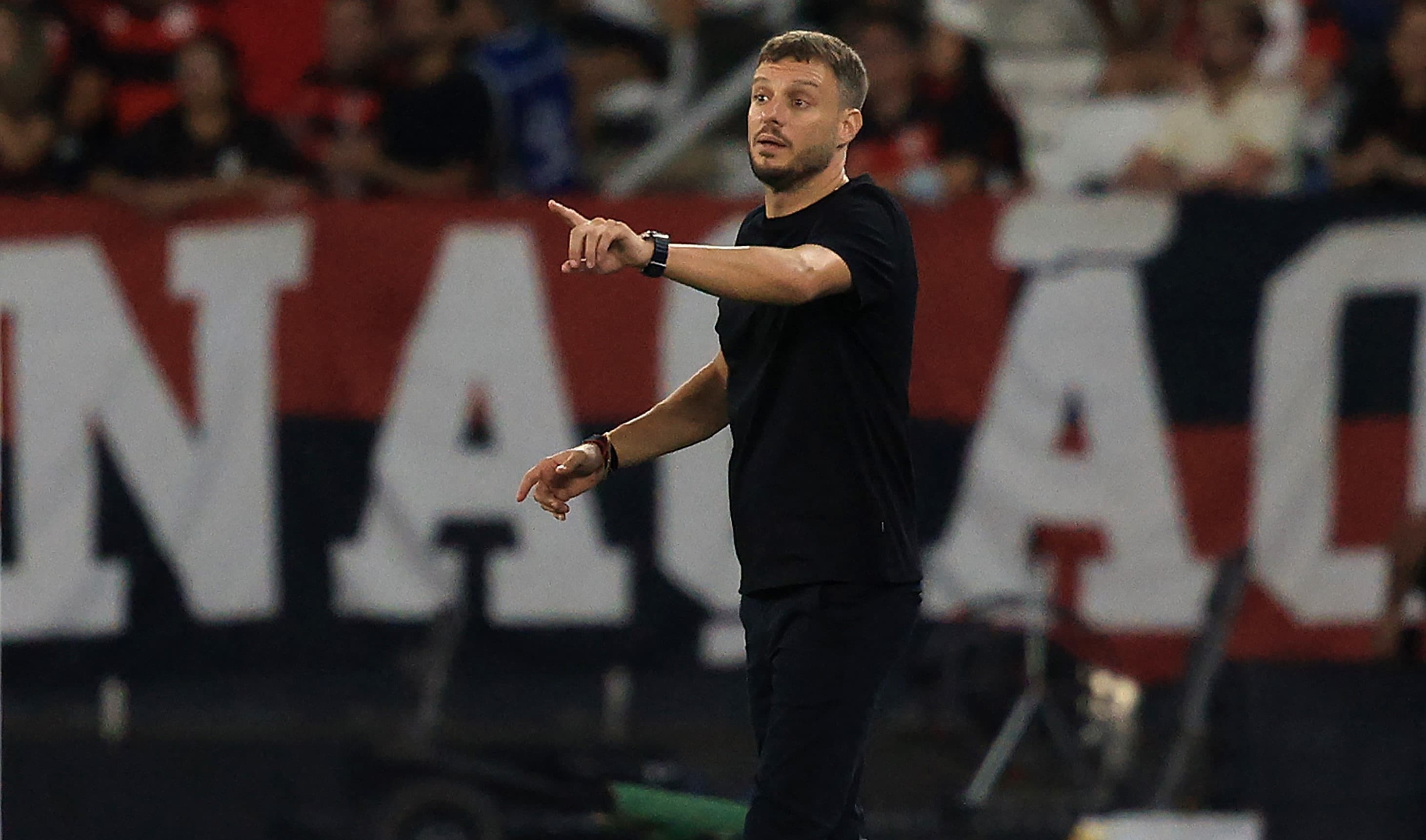 Martín Anselmi durante a derrota do Botafogo para o Flamengo