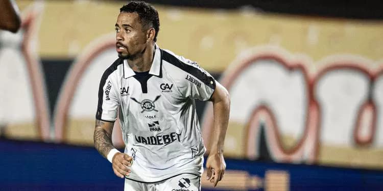 Pikachu em campo pelo Remo