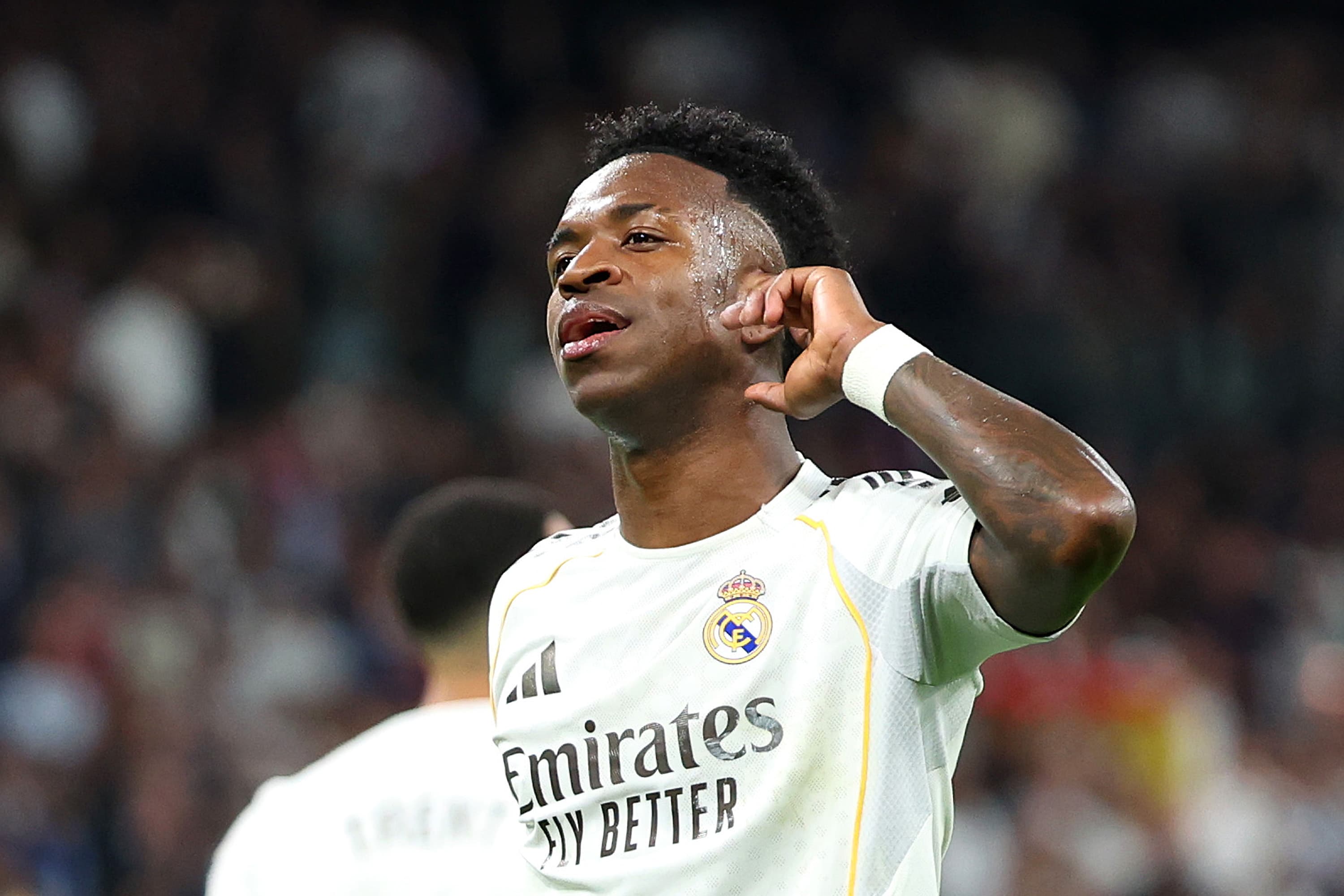 Vini Jr comemora gol pelo Real Madrid