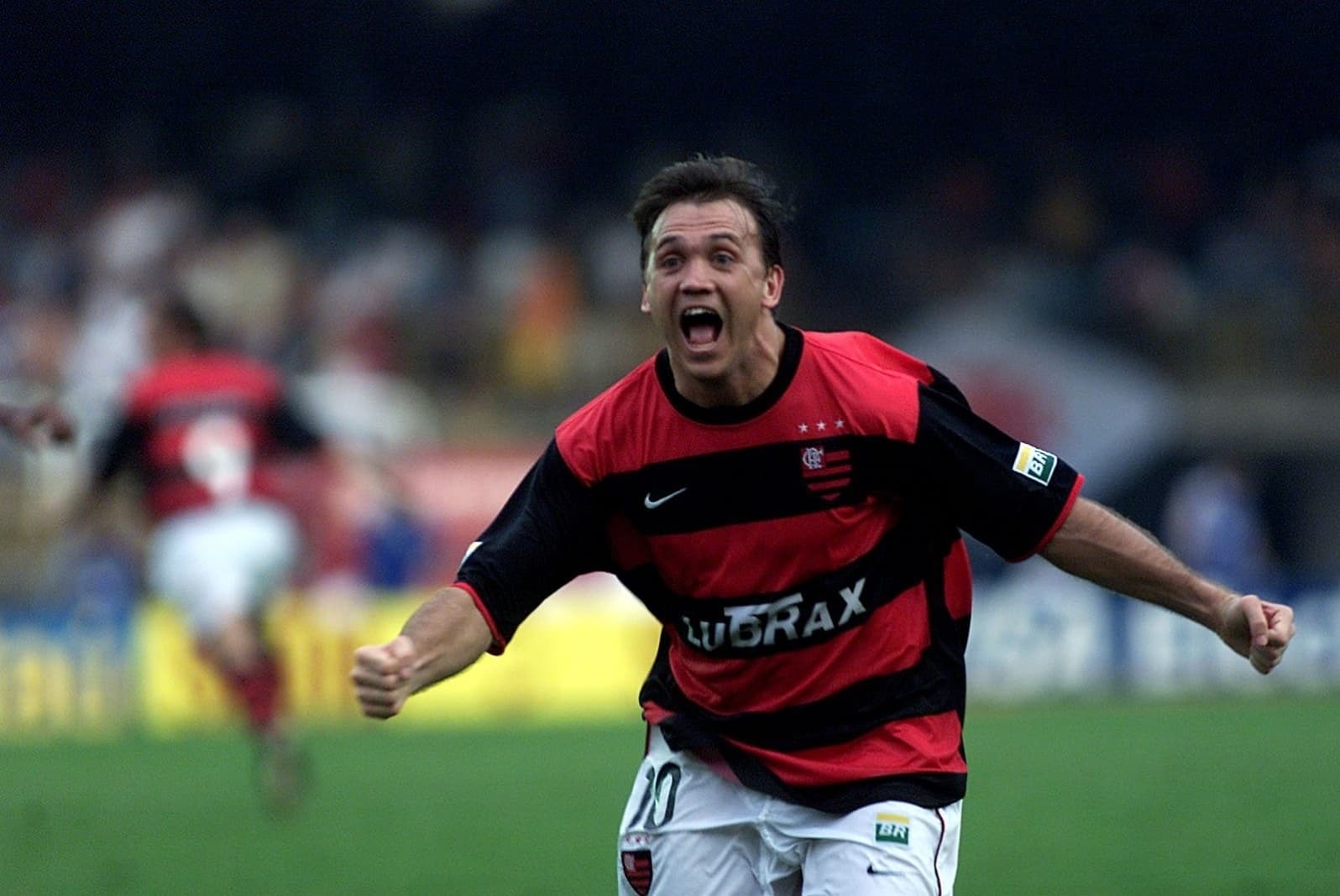 Gol de falta de Petkovic contra o Vasco no Campeonato Carioca de 2001 pelo Flamengo; clima antes de decisão da Copa do Brasil contra o São Paulo se assemelha ao de 2001