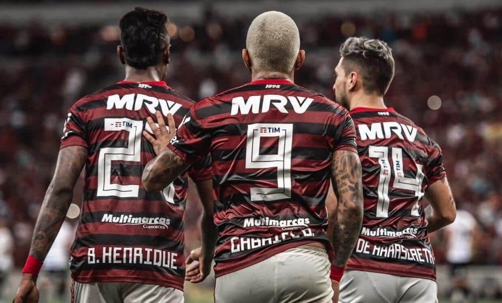 trio do flamengo gabigol, bruno henrique e arrascaeta igualam Zico e Júnior com títulos do Flamengo