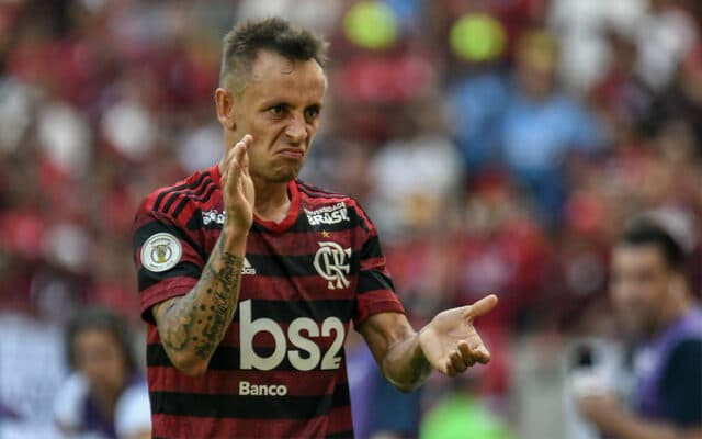Rafinha em campo com a camisa do Flamengo