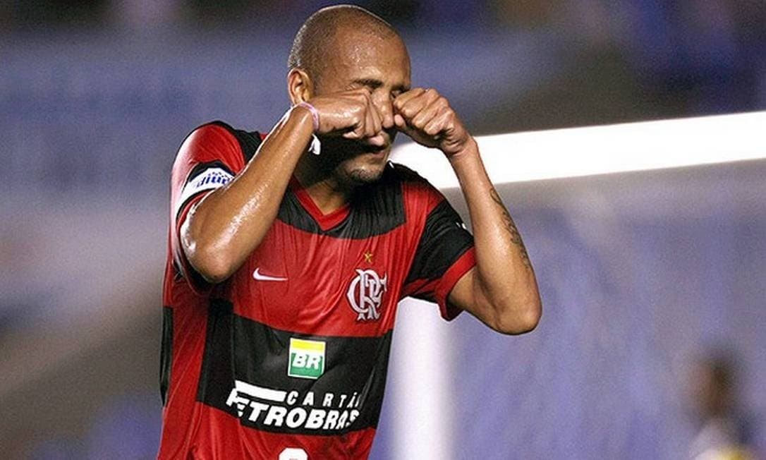 Conheça a história por trás do 'Chororô', gesto feito por Souza - MundoBola