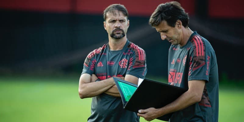 maurício souza sofreu apenas três gols no profissional