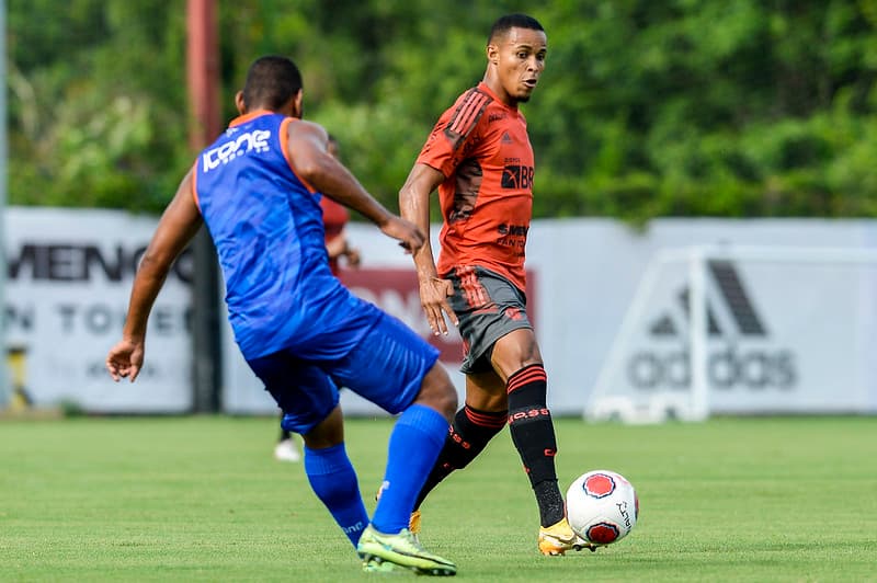 Confira a projeção tática da estreia do Flamengo no Carioca