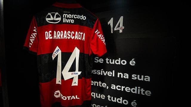 Arrascaeta camisa Flamengo