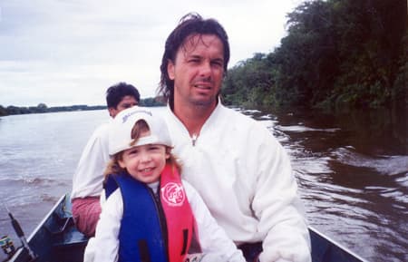 atacante Gaúcho pescando com filho