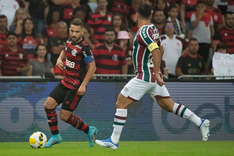 everton ribeiro flamengo fluminense campeonato brasileiro 2022