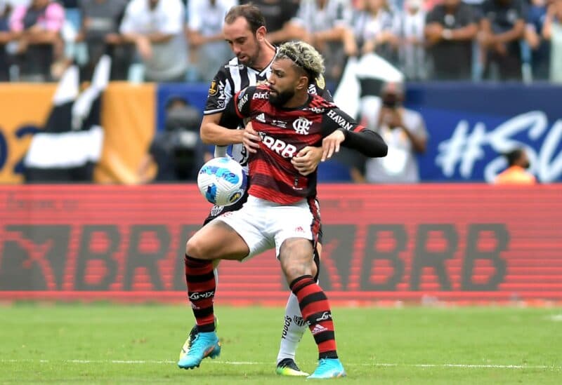 Flamengo busca segunda vitória seguida contra o Atlético-MG para não descolar do Palmeiras