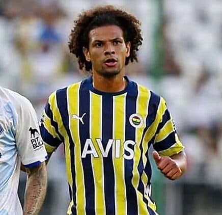 Willian Arão se afasta do Al-Hilal e acerta com clube da Champions League