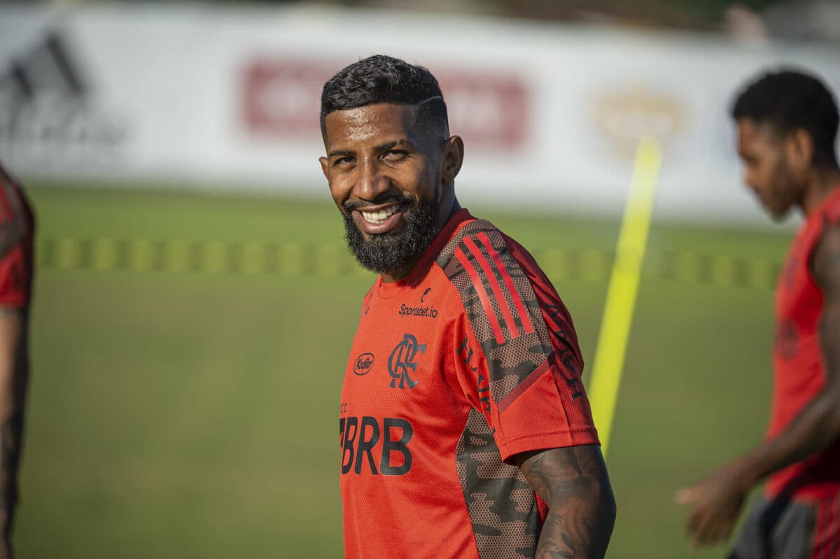 O sorriso de quem vai entregar o jogo quando você menos esperar