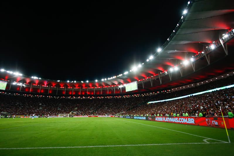 Torcida do Flamengo no Maracanã; Conmebol irá paralisar o estádio antes da final da Libertadores e Fla terá que mudar lugar de jogos do Brasileirão