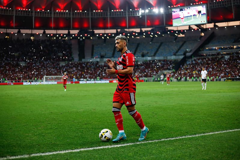Com força da torcida, Flamengo tem melhores números jogando em casa no Brasileirão