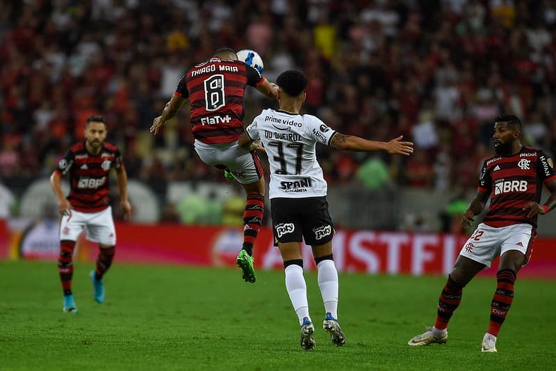 Flamengo atropela o Corinthians e passa para a fase semifinal da Libertadores 2022
