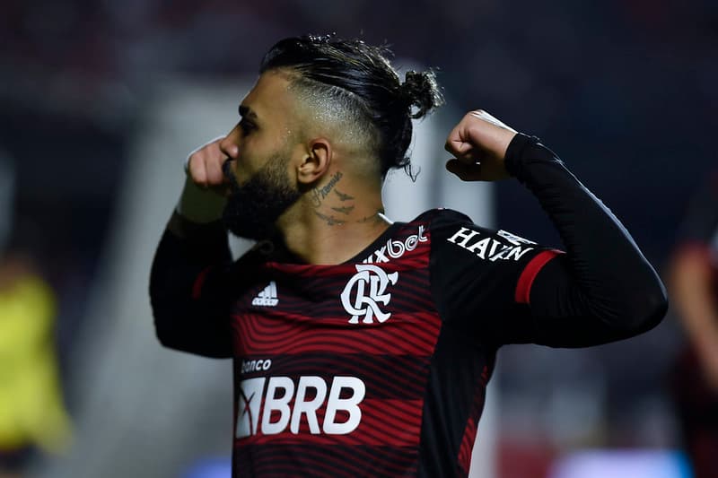 Gabigol comemora gol marcado contra o São Paulo no Morumbi